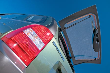 Kia Sportage – Jak se sluší na seriózní SUV, sklo zadních výklopných dveří se otevírá samostatně