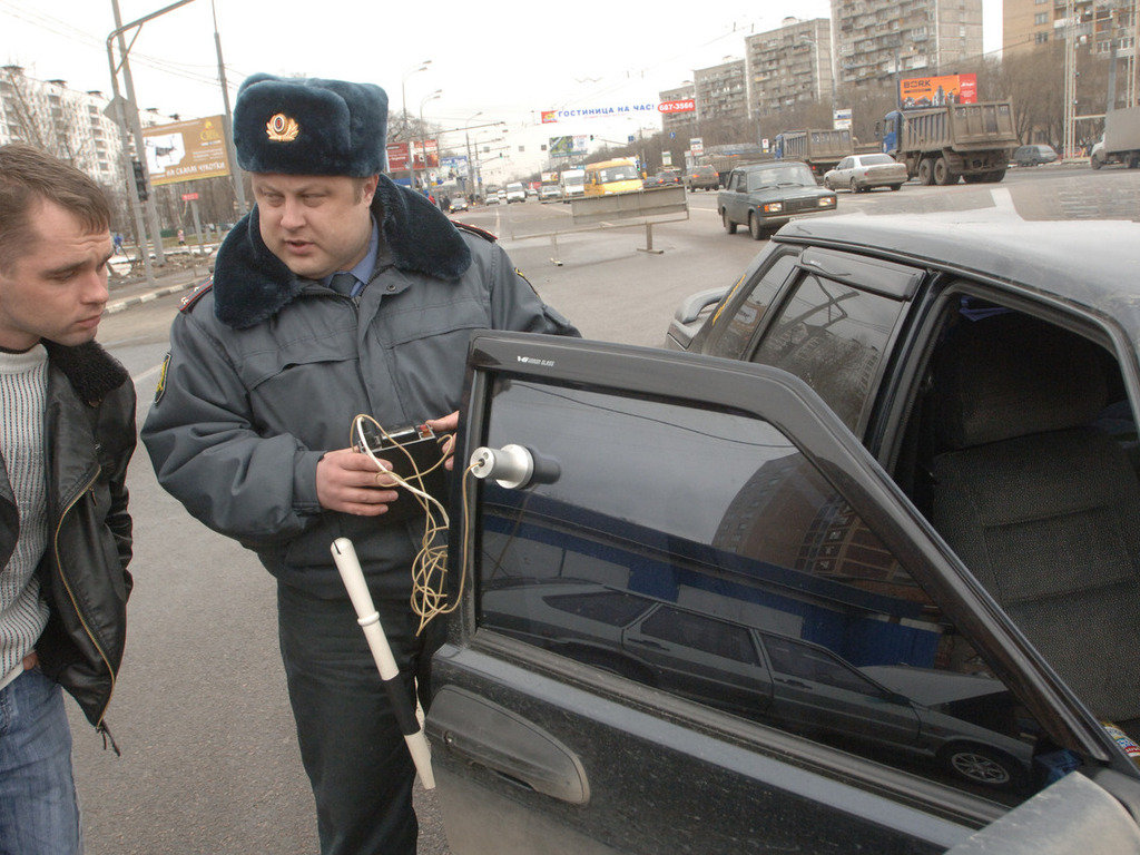 Автоправо: каковы условия проверки тонировки стекол на светопропускаемость  - КОЛЕСА.ру – автомобильный журнал