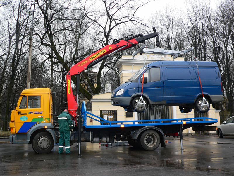 Алушта эвакуировали машину