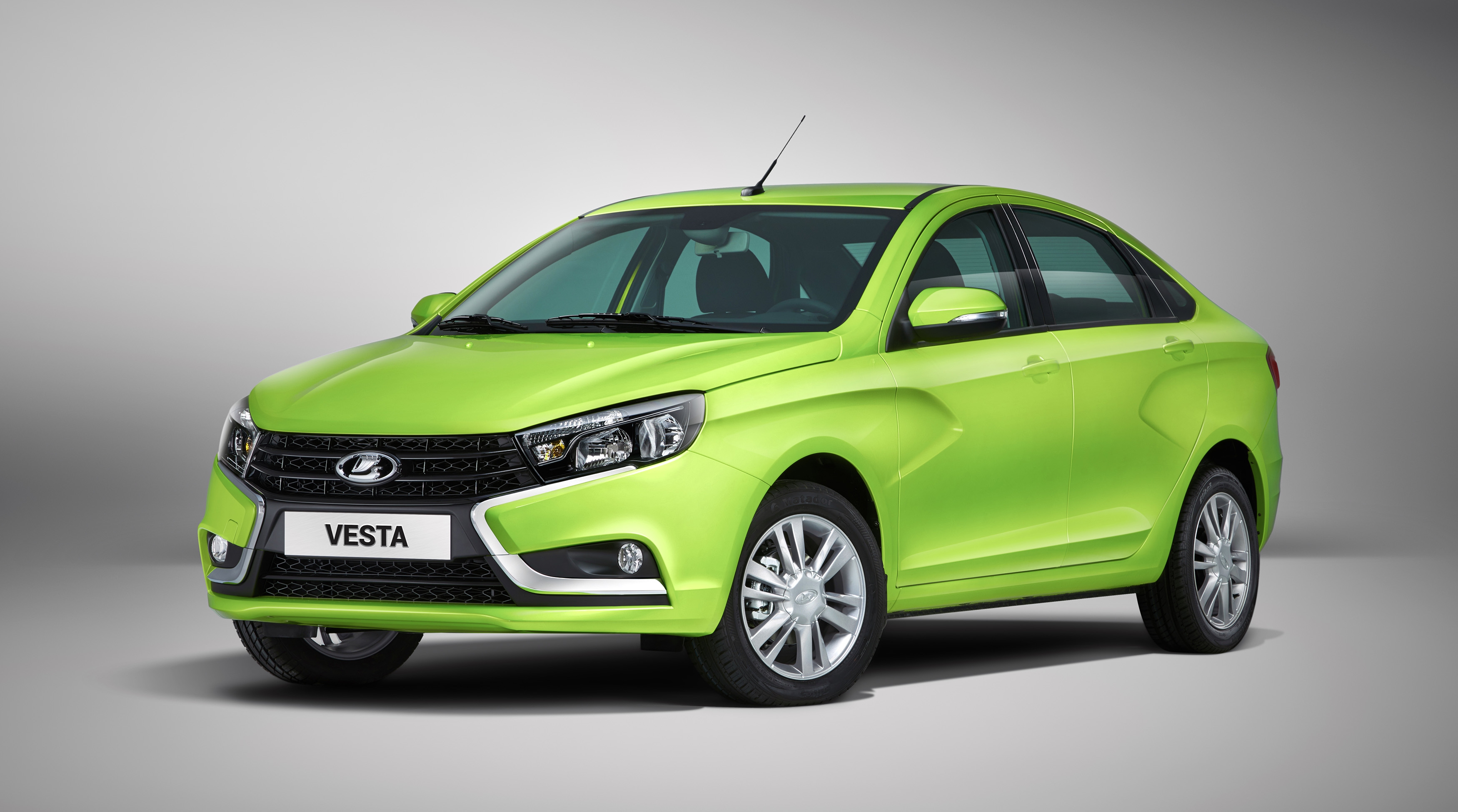 Автовозы с Lada Vesta прибыли в Санкт-Петербург - КОЛЕСА.ру – автомобильный  журнал