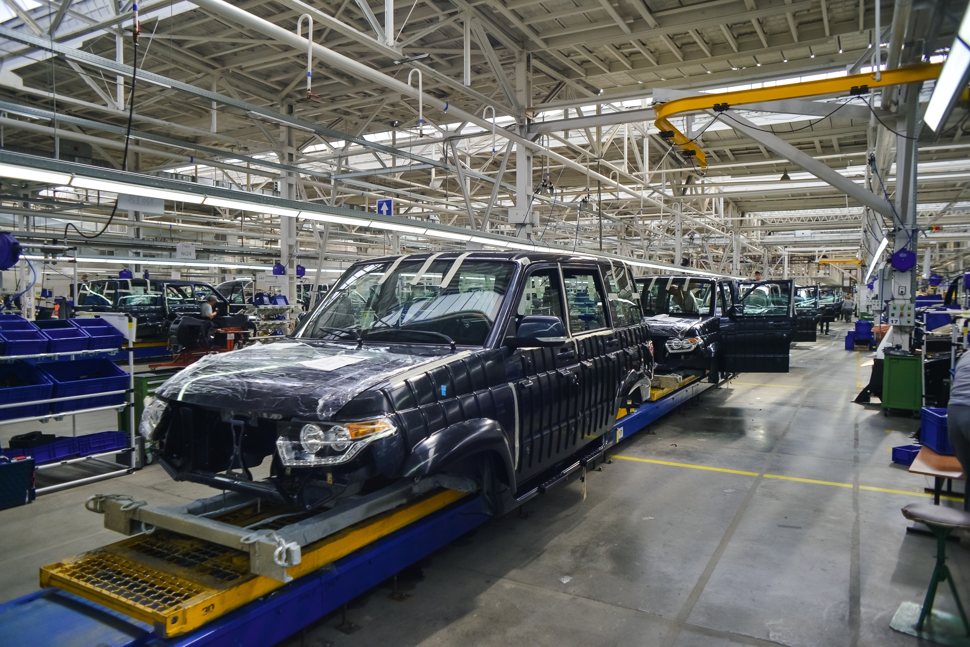 Автомобильный завод 2. Ульяновский завод УАЗ. Ульяновский автомобильный завод конвейер. УАЗ Патриот сборочный конвейер. Сборочный конвейер УАЗ Буханка.